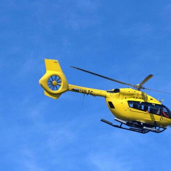 wie hoch kann ein hubschrauber fliegen